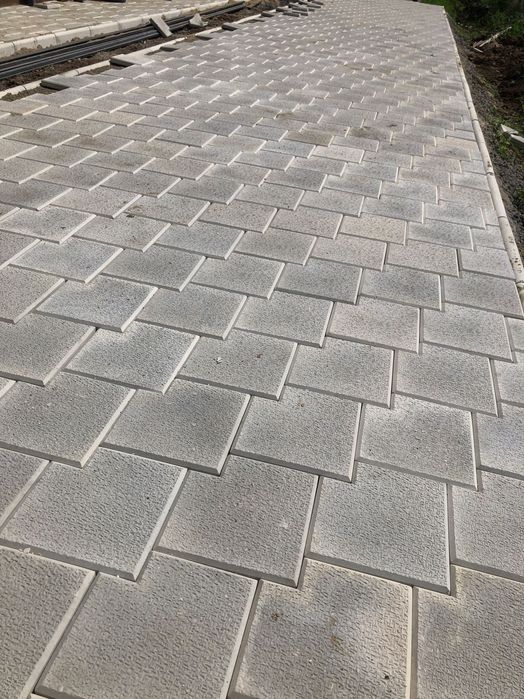 Pavaj borduri pavele pentru gradina si piscina. Montaj pavaj