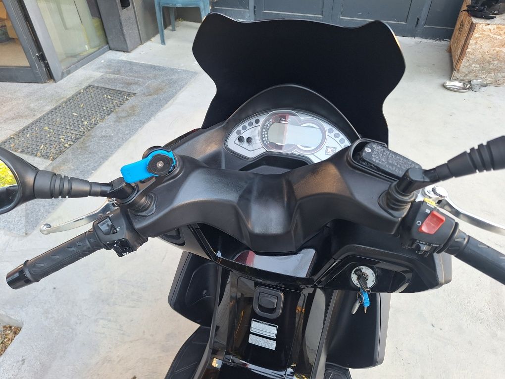 Кимко скутер - Kymco K-XCT 300i