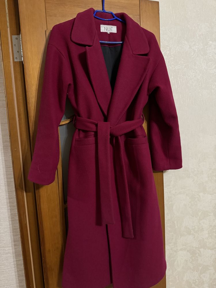 Продам пальто Казахстанского дизайнера