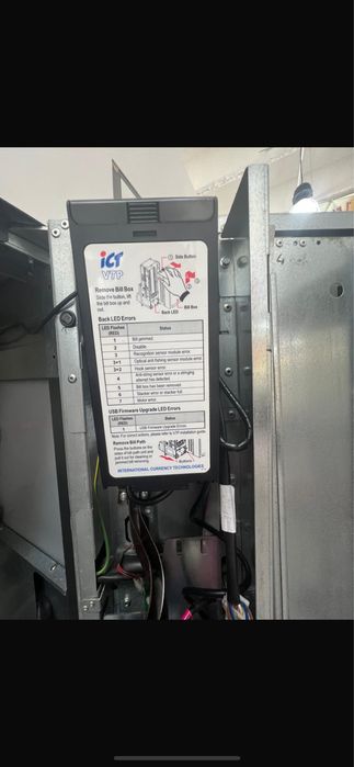 Vand aparat de cafea Lavazza Vending