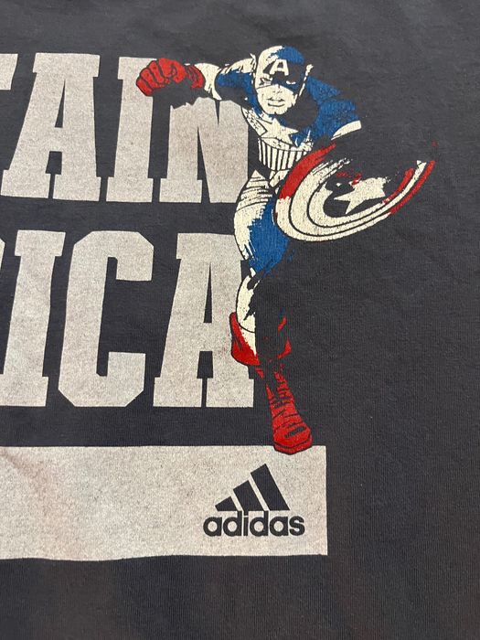 Adidas тениска на Captain America