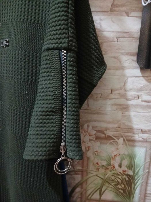 Женские платья : вечернее ,зимнее ,сарафан ,курка джинсовая .