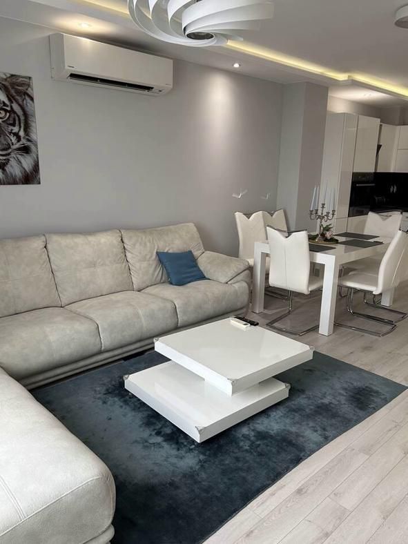 Дава се под наем Тристаен апартамент в Пловдив, Тракия - 110 кв.м за 1000 € - Снимка #1
