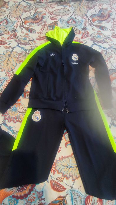 Детски спортен екип