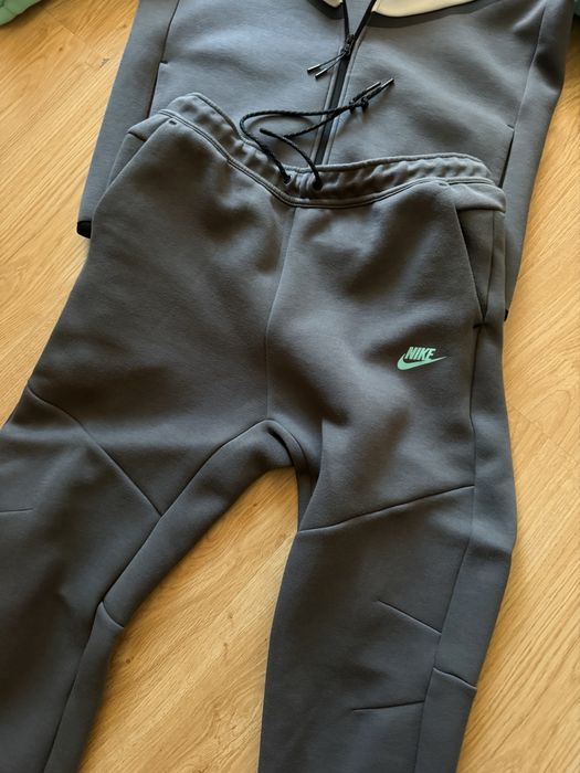 Nike Tech Fleece