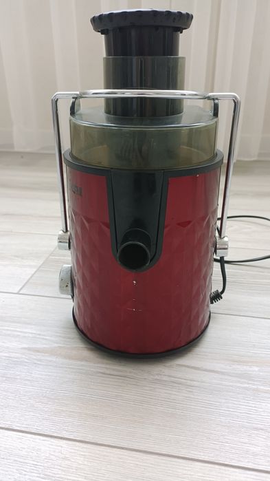 Продае́ться соковыжималка ПIKAI.