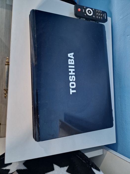 Vand leptop TOSHIBA