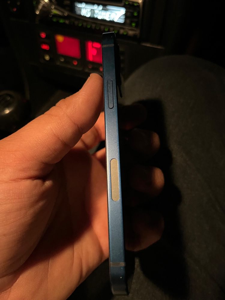 Iphone 12.