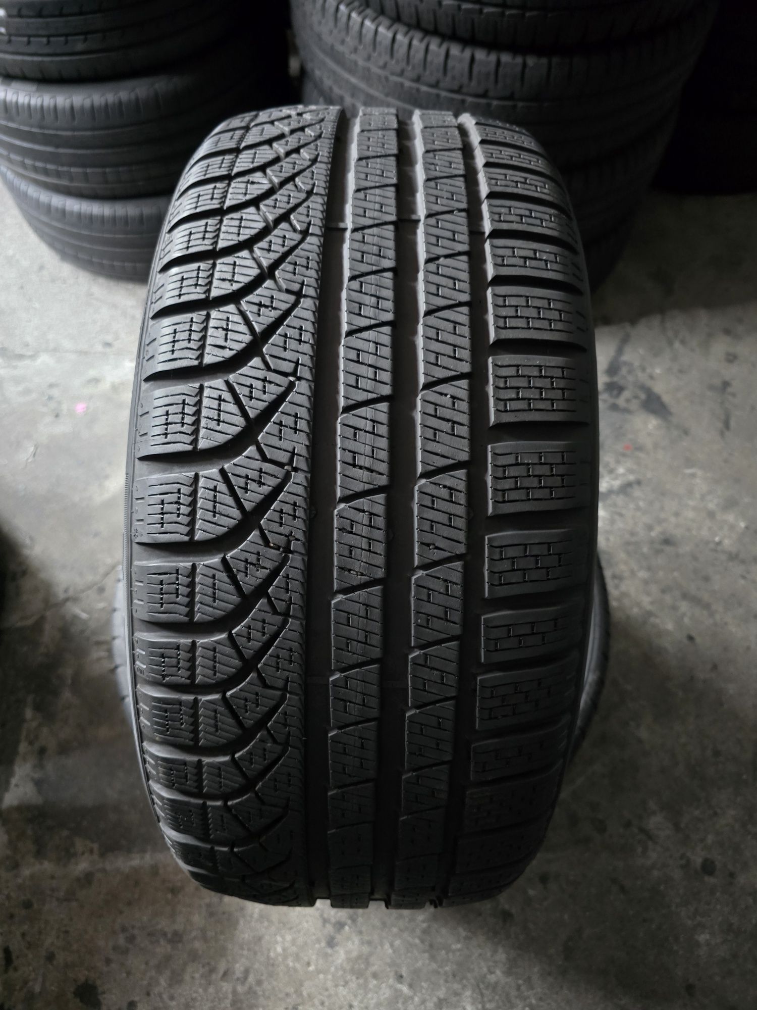 Pirelli 245/40 R18 97V MS iarnă