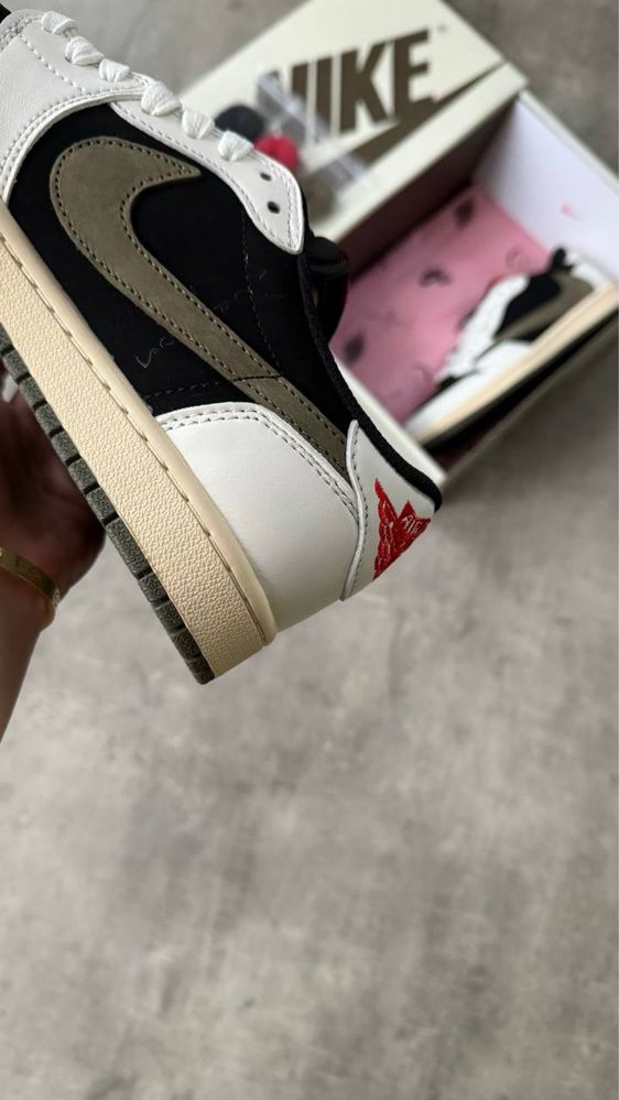 Travis Scott X Air Jordan 1 Retro Low OG Olive