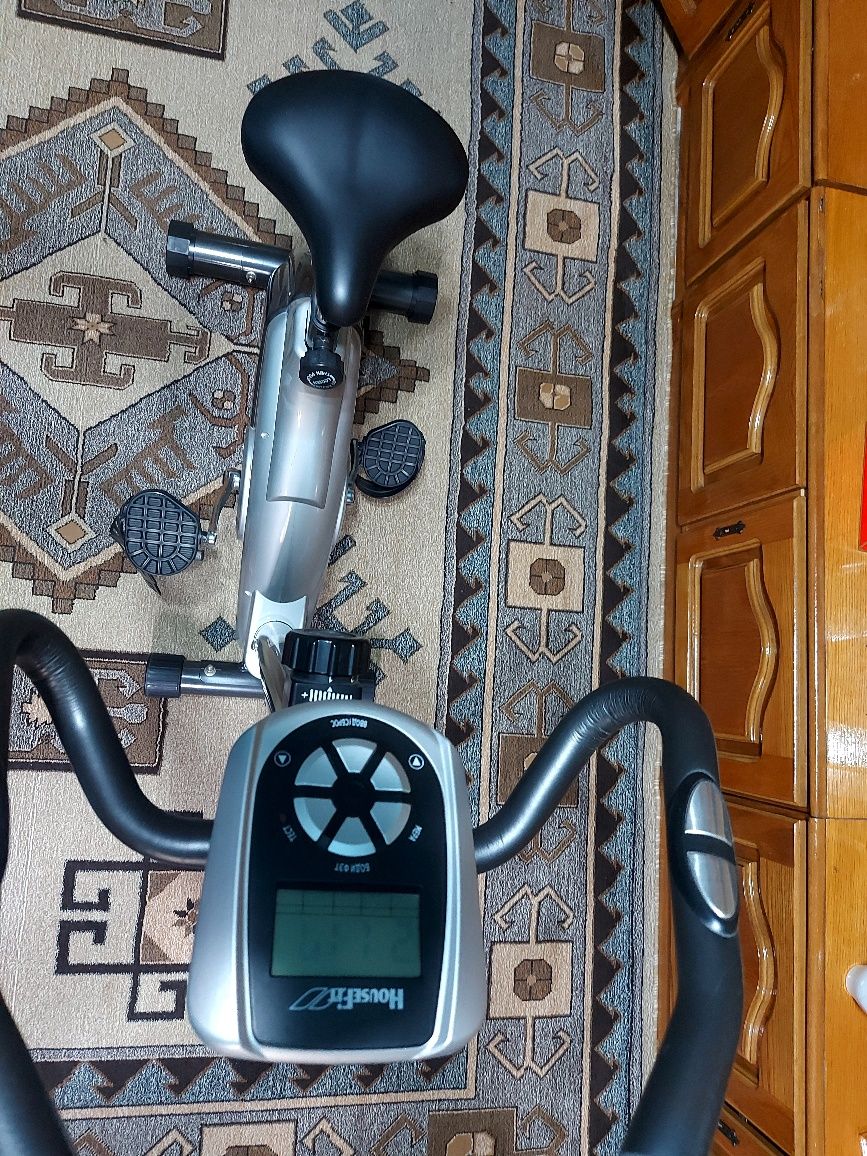 Vând bicicleta fitness