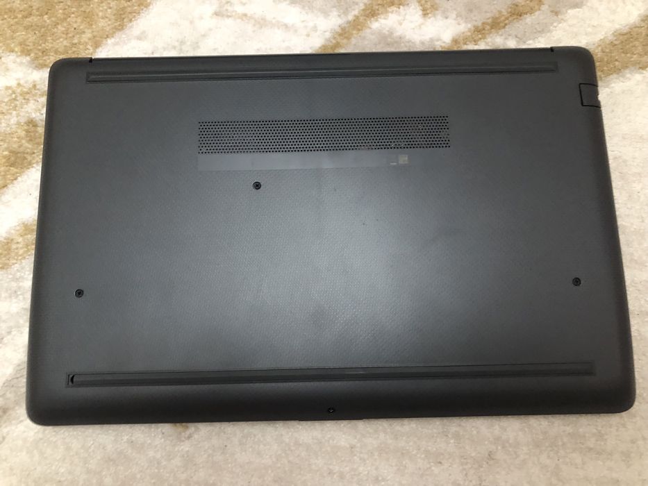 Vand Laptop HP H250 G7, utilizat