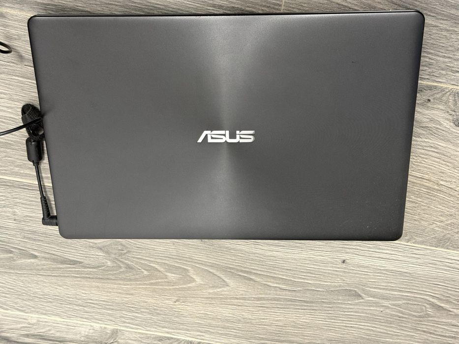 Laptop Asus R510D