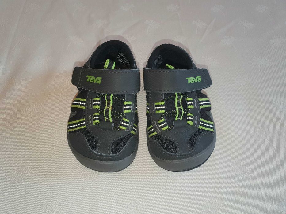 Сандали, маратонки, боти различни размери