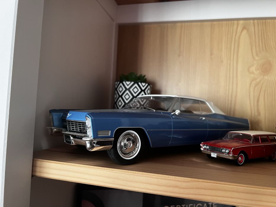 Продавам коли 1/18