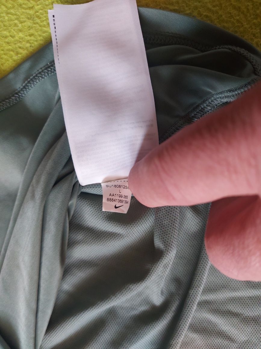 Nike Dri-Fit-L-Дамски модел