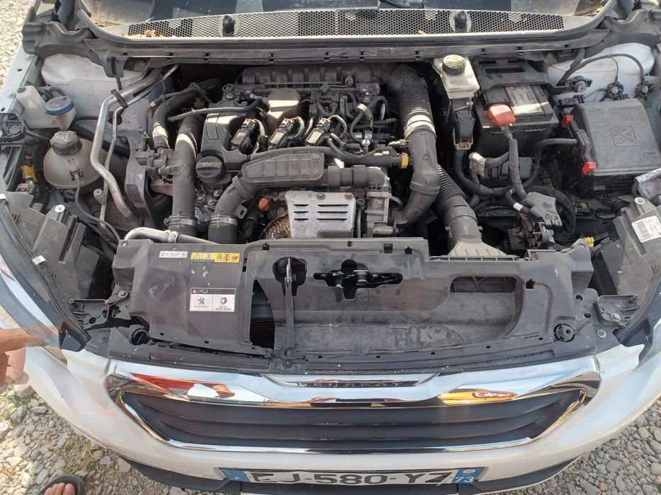 Продавам бензинов двигател 1.2 131 коня Peugeot 308, 2008