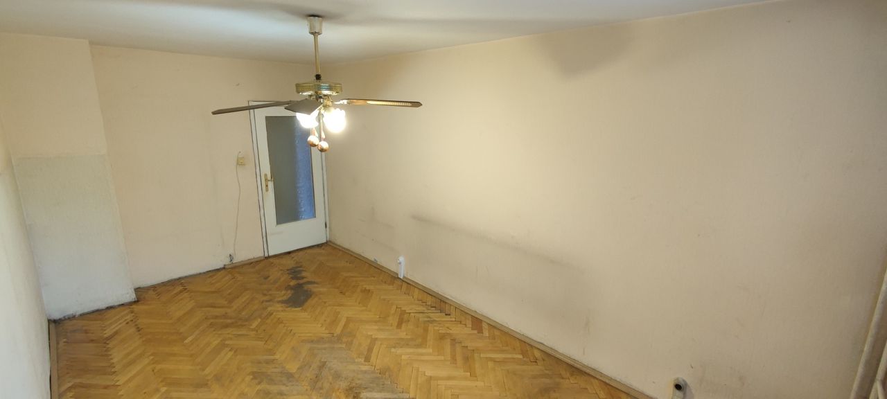 Продава се Тристаен апартамент в София, Сухата река - 65 кв.м за 1968 €/кв.м - Снимка #1