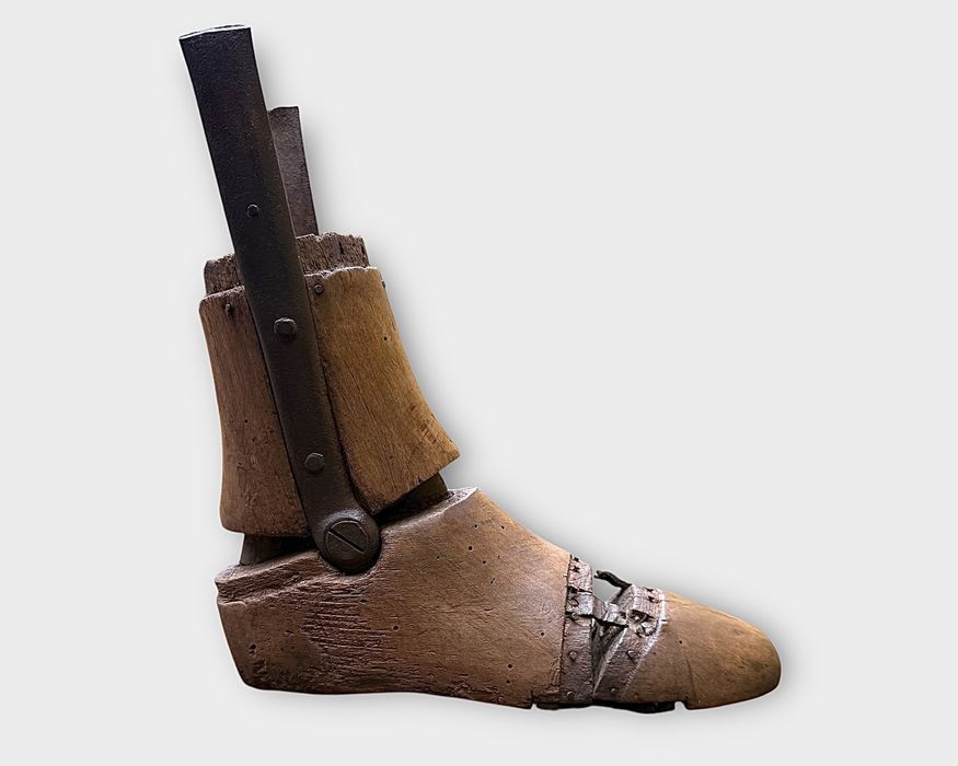 Proteza picior lemn cu articulatii metalice anii 20’