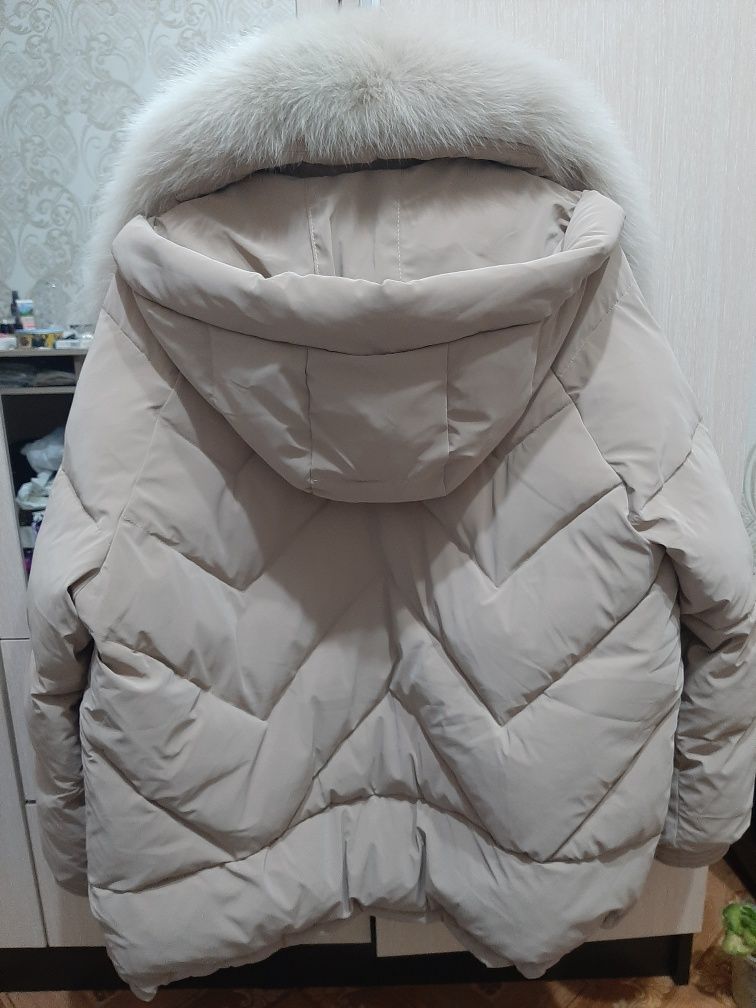 Продам куртку зимнюю женскую.