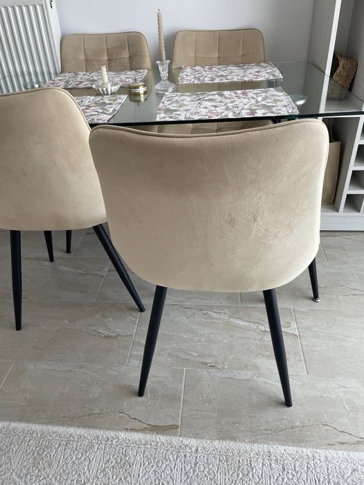 Masa de dining cu blat de sticla jisk