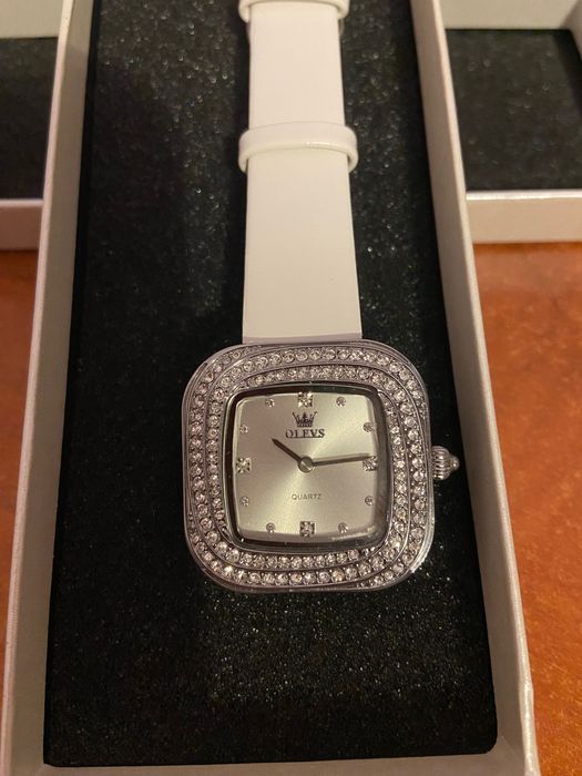 Ceas de damă Olevs argintiu cu cristale 31mm