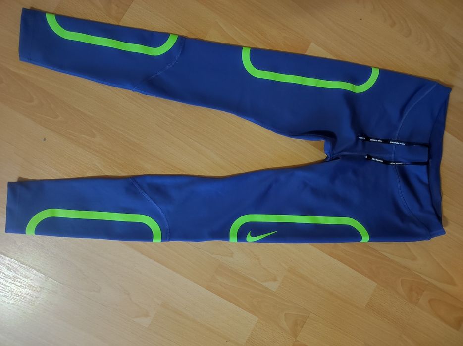 Клин Nike размер М обличан веднъж, като нов