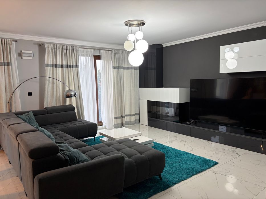 Inchiriere casa 240mp cu panorama asupra orasului