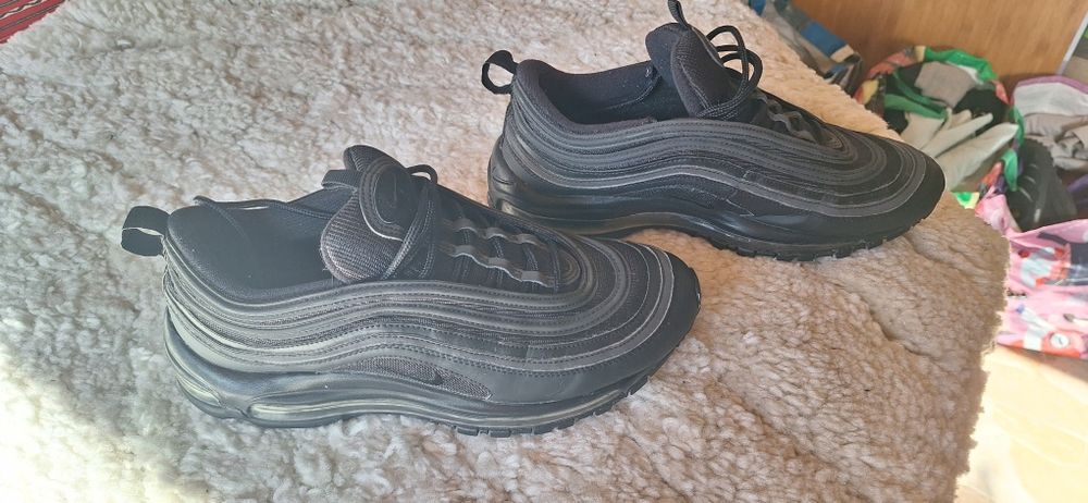 vând adidași Nike Air Max mărimea 42,5