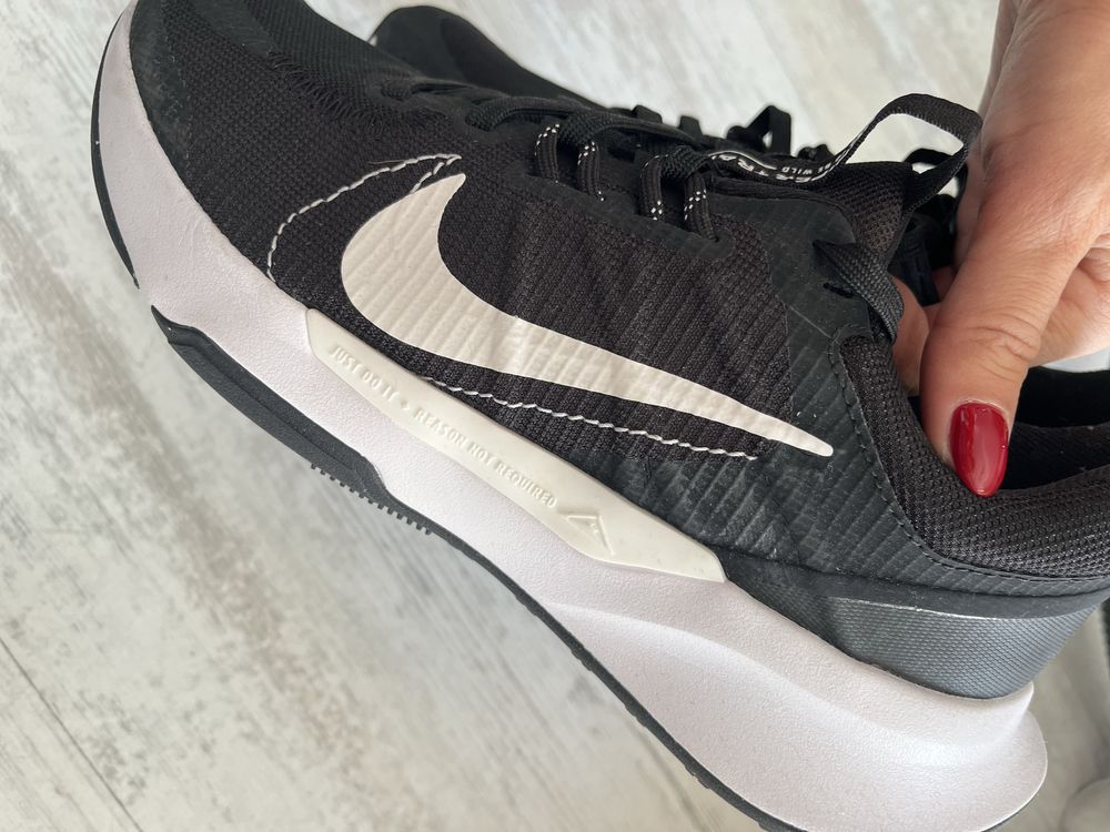 Маратонки nike