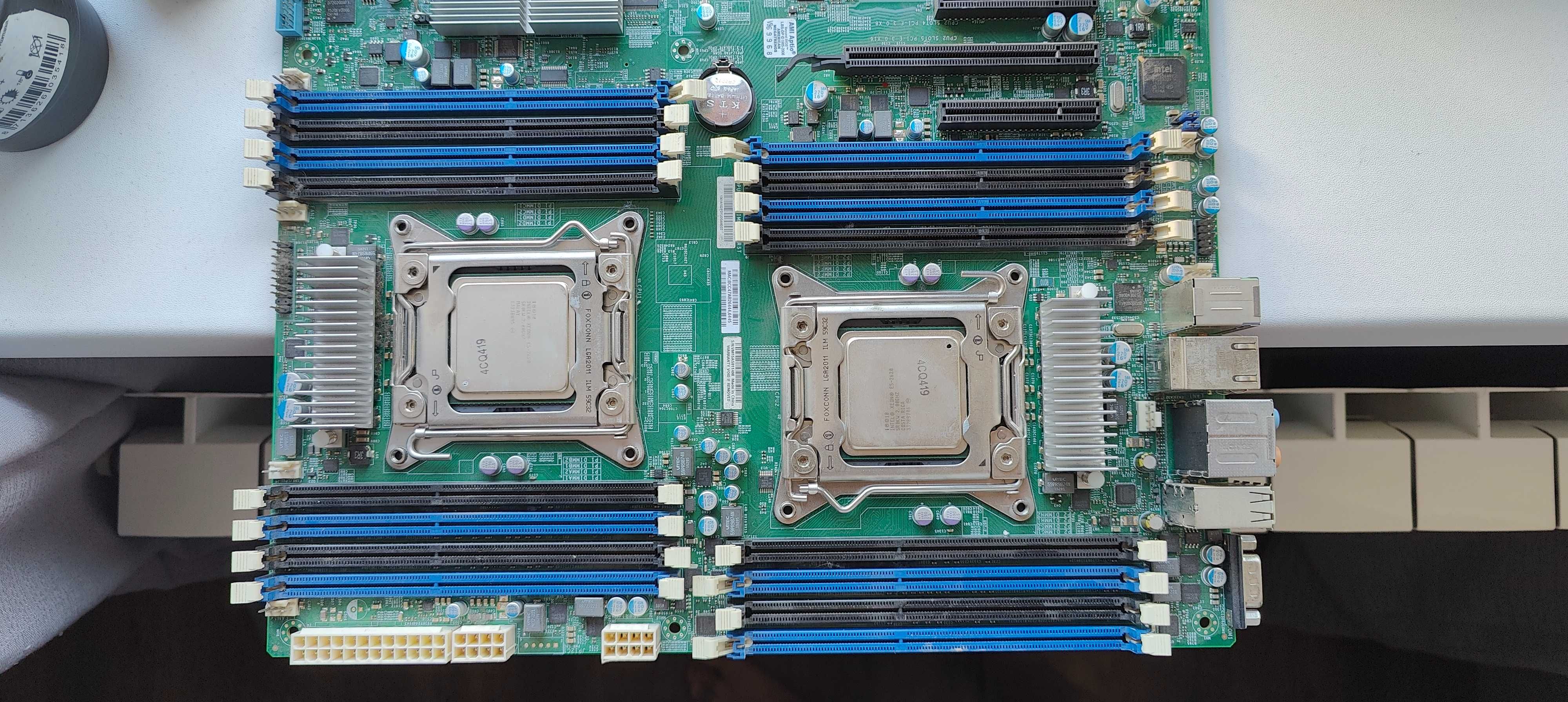 Placa de baza de server Supermicro X9DAI + 2x Intel Xeon 2620