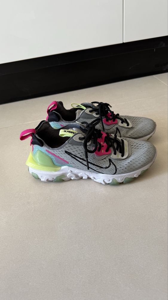 Nike w nike react vision