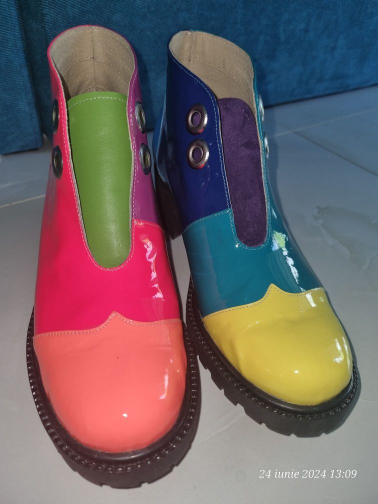 Ghete speciale, multicolore,piele naturală