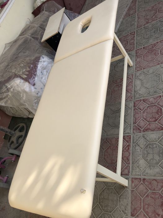 Кушетка сотилади