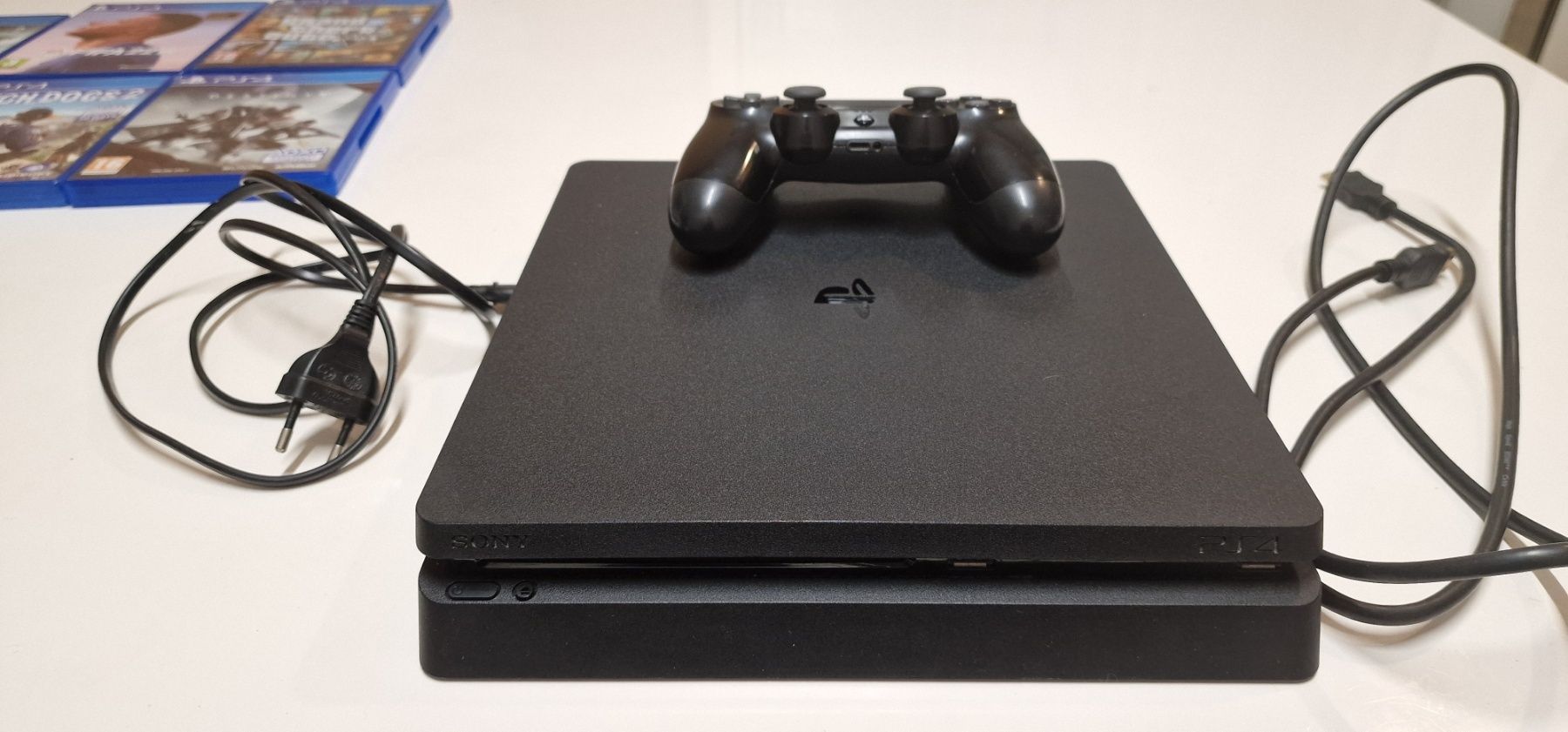 Playstation 4 slim