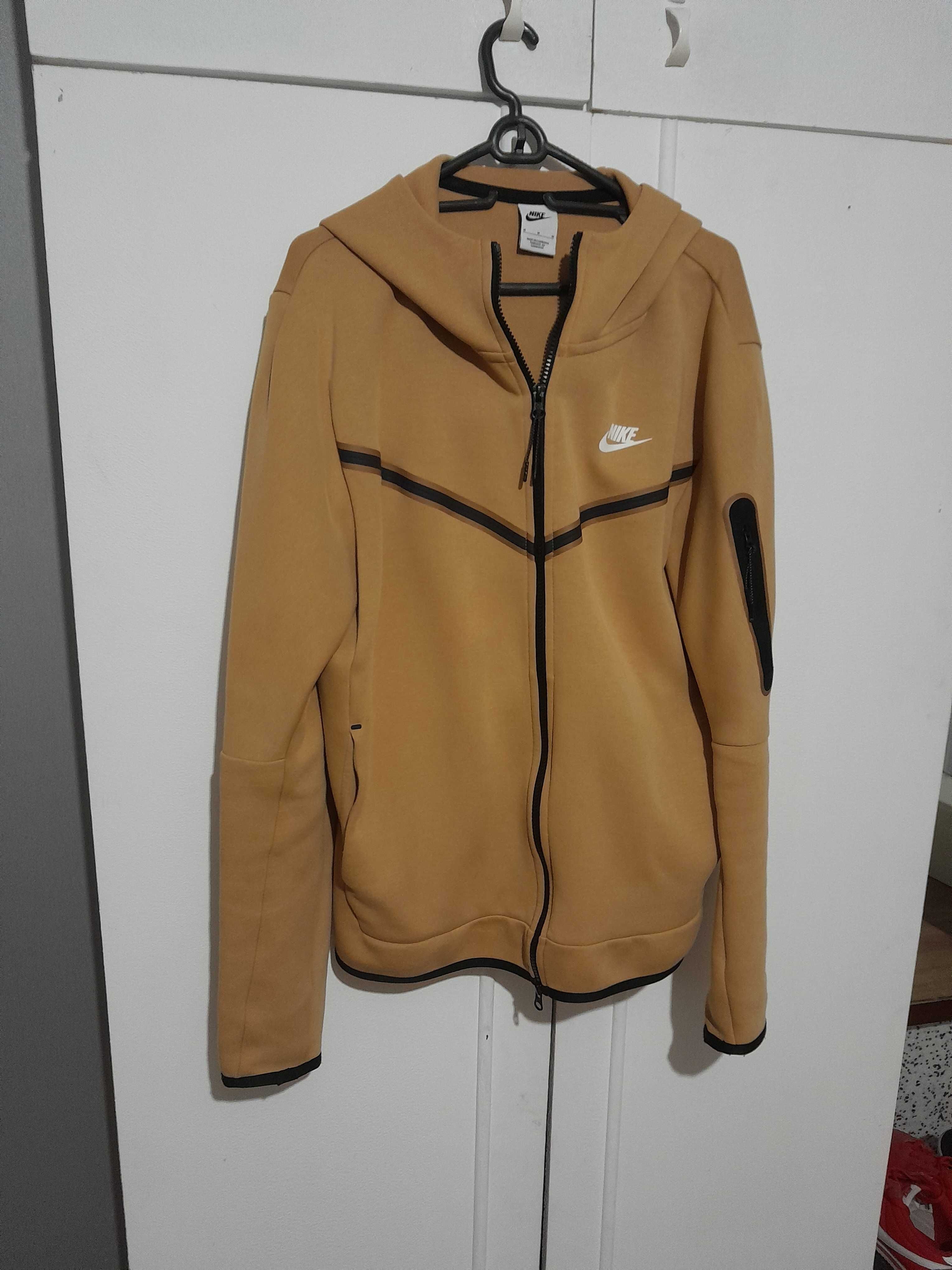 Мъжки суичъри - "Nike Tech Fleece"