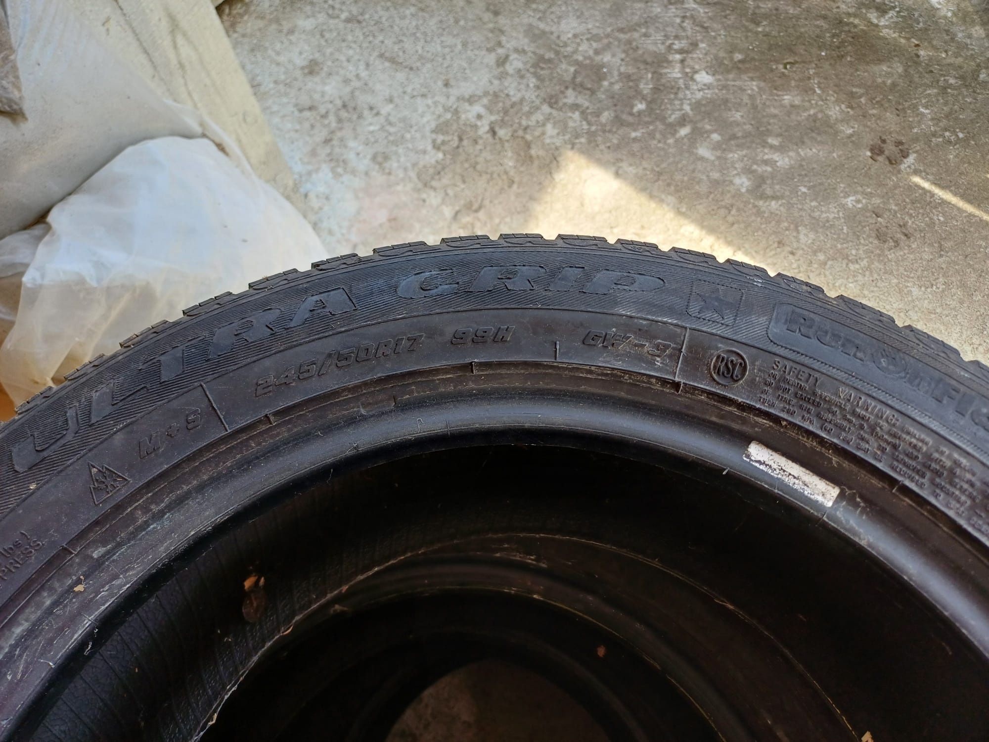 Зимни Гуми 17 цола рънфлат 245/50R17