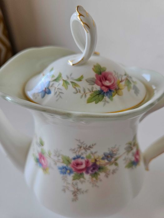 Чайник Royal Albert, Colleen, костен порцелан