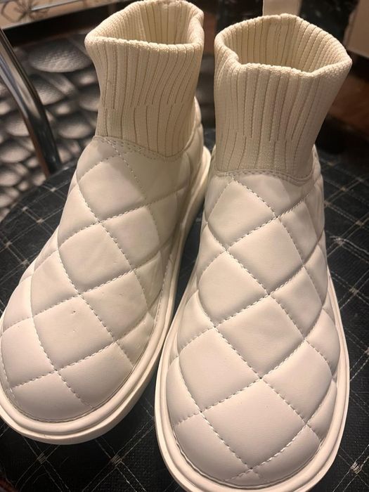 Продам сапожки зимние новые.