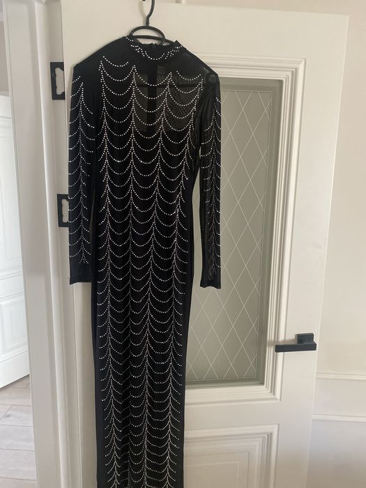 Продам платье, было одета 1 раз на мероприятие!!! Размер S