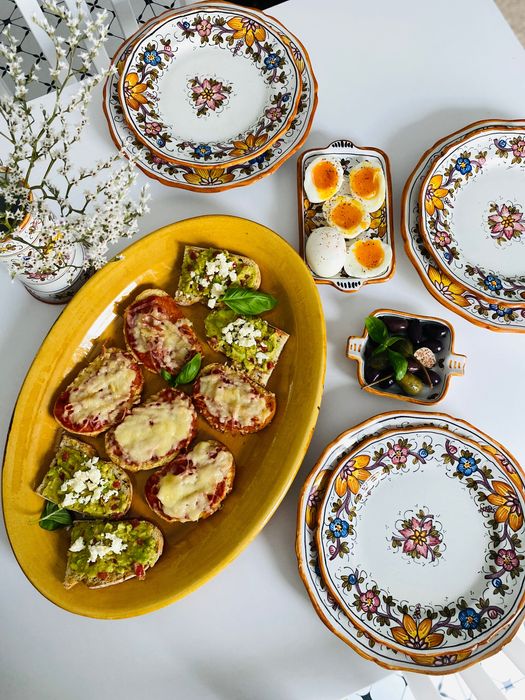 Set ceramică pictată manual Grazia Deruta – 19 piese, Italia