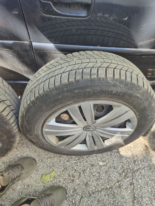 205/60/16 зимни continental