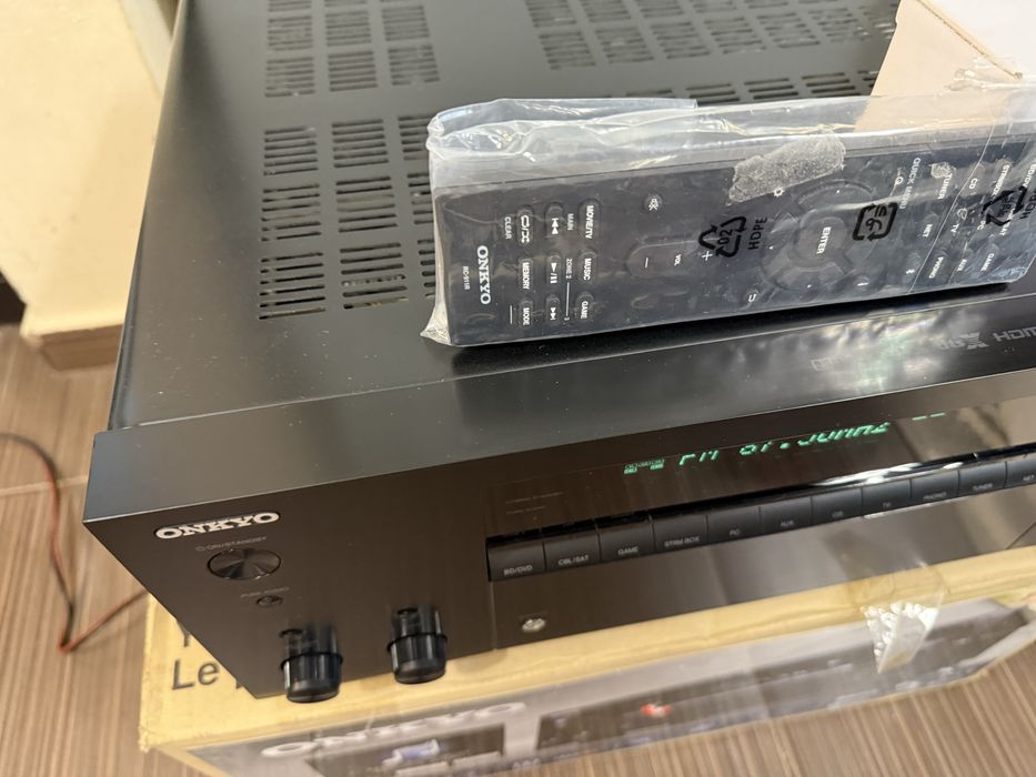 Onkyo TX-NR676e Bluetooth Wi-Fi Dolby atmos