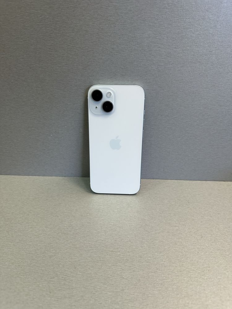 Продавам отличен iPhone 15