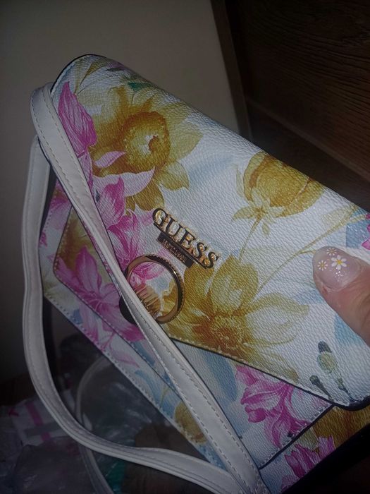 Нова дамска чанта на цветя Guess