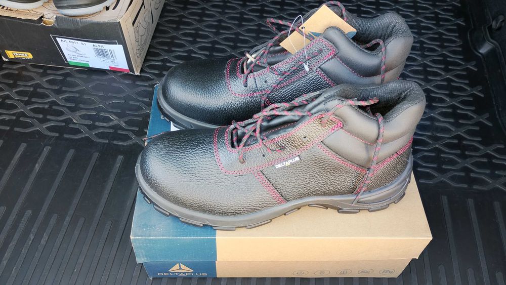 Продам новую рабочую обувь