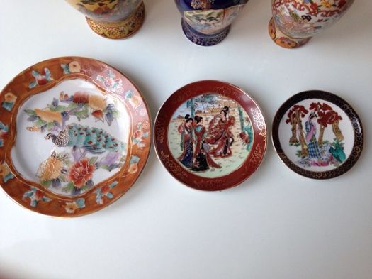 Vase delicate din ceramica China si evantaie pictate manual