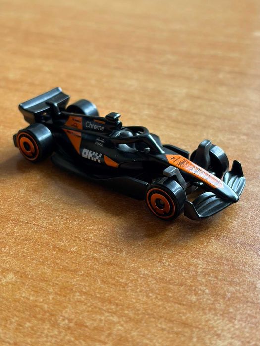 Колекционерска Формула 1 количка Mclaren от HotWheels сезон 24/25