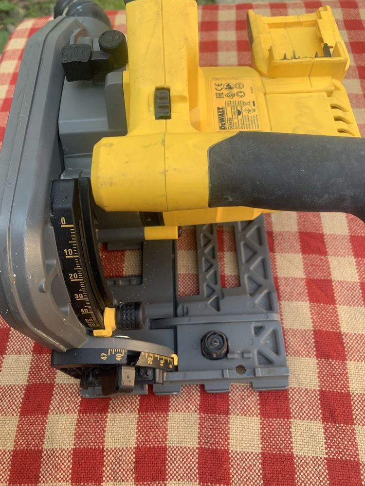 DeWALT DCS 520 /54V/безчетков потапящ циркуляр