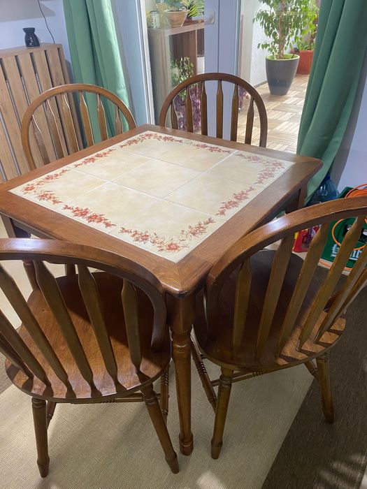 Masă diniNG bucatarie